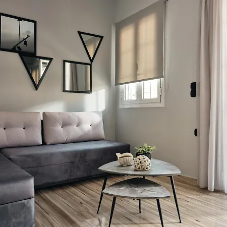 Apartment Pothos